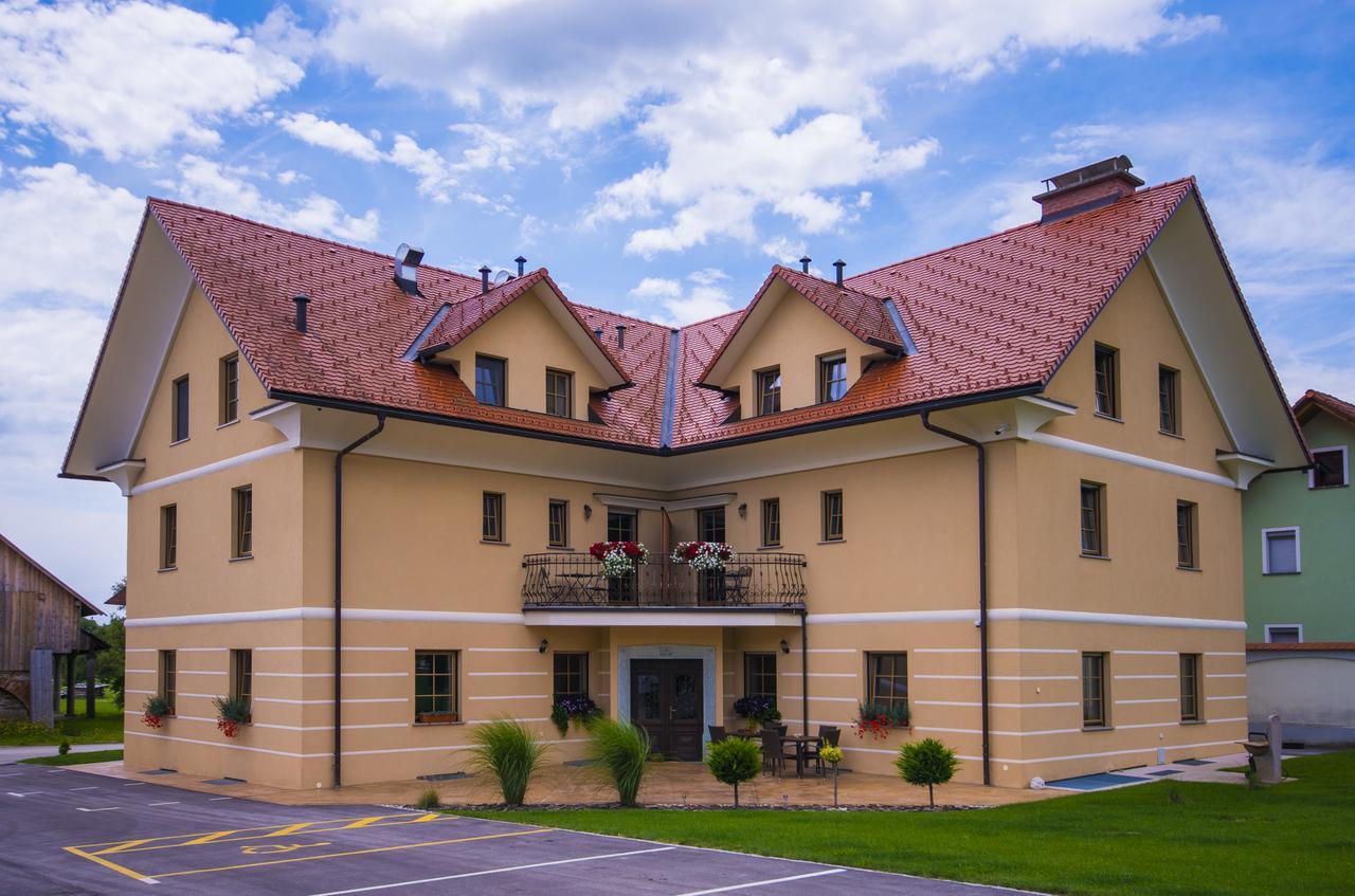 Bed & Breakfast Karun Cerklje na Gorenjskem Buitenkant foto